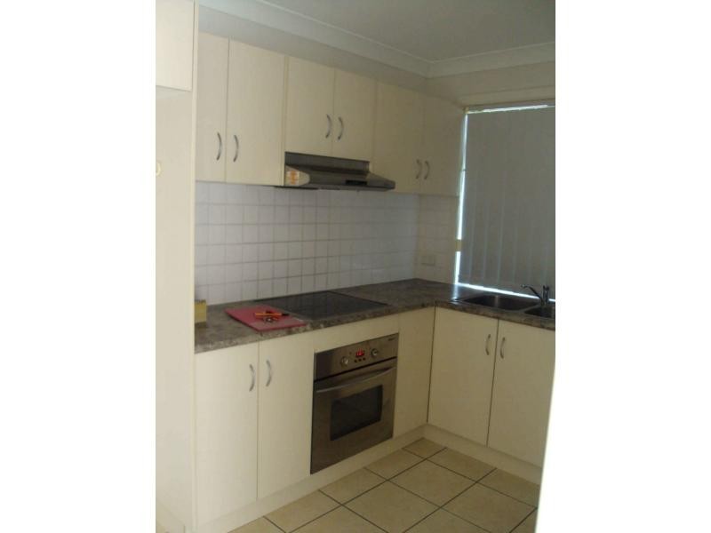 2/8 Peregrine Court, Warwick QLD 4370