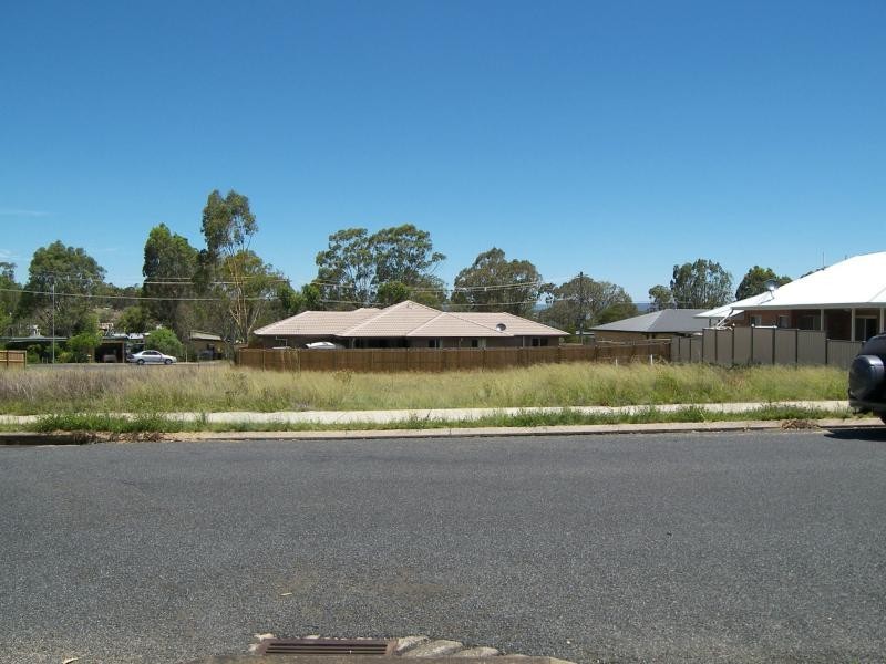 6 Hawker Road, Warwick QLD 4370
