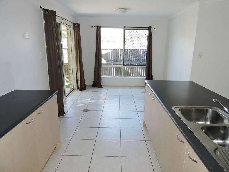 2/7 Coorey Place, Warwick QLD 4370