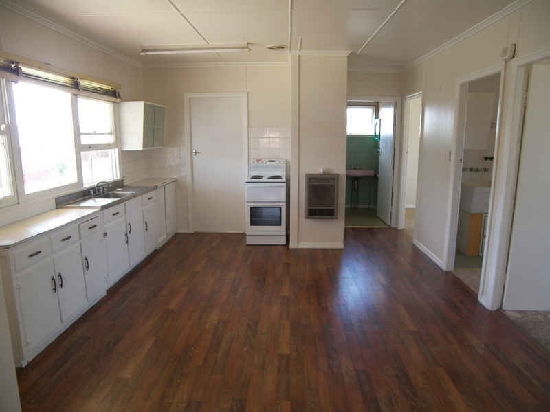 24 Stewart Avenue, Warwick QLD 4370