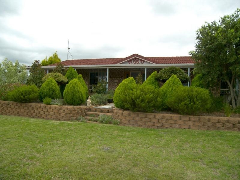 23 Fairway Drive, Warwick QLD 4370