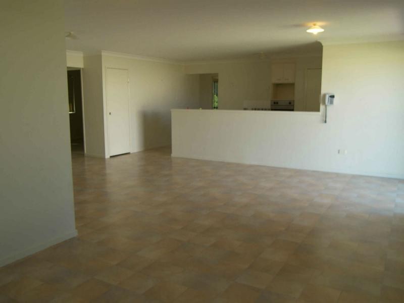 8 Finch Street, Warwick QLD 4370