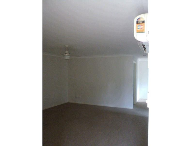 1/8 Peregrine Court, Warwick QLD 4370