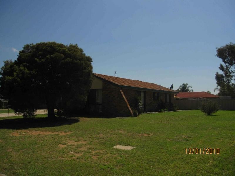 8 Golf Links Avenue, Warwick QLD 4370