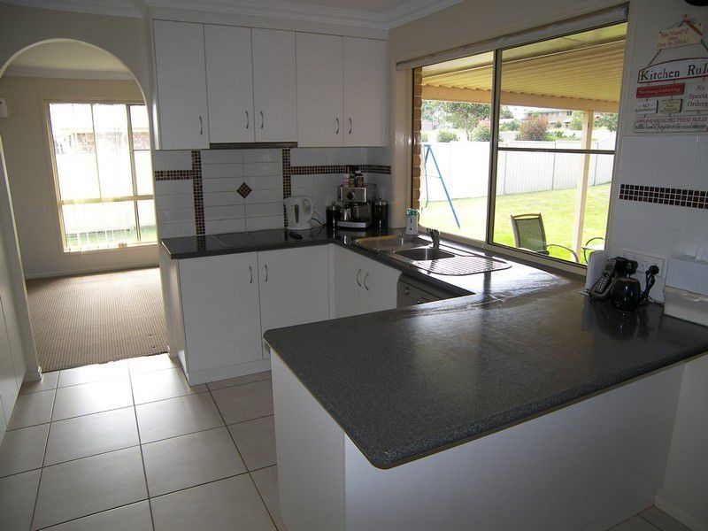 27 Lyons Crescent, Warwick QLD 4370