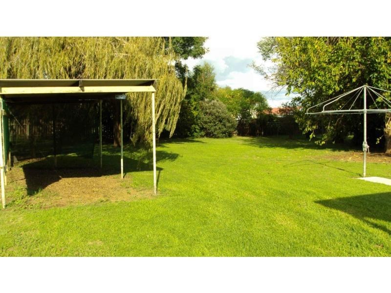 9 Gordon Street, Allora QLD 4362