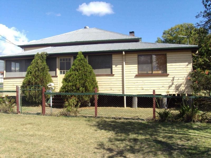 110 Wood Street, Warwick QLD 4370