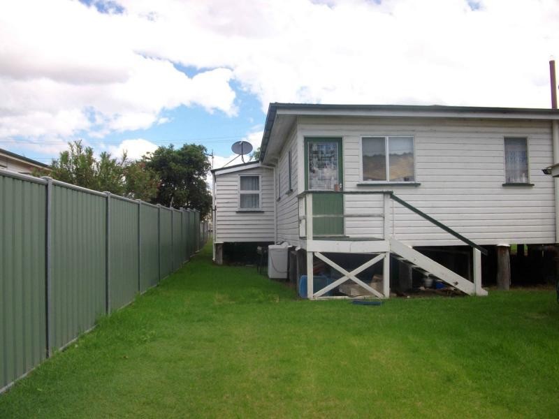 2/126 Percy Street, Warwick QLD 4370