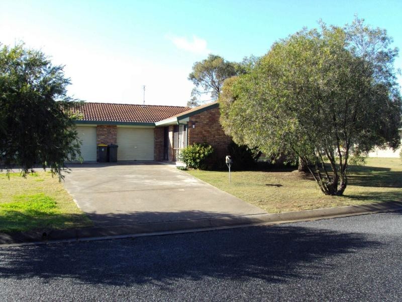 8 Golf Links Avenue, Warwick QLD 4370