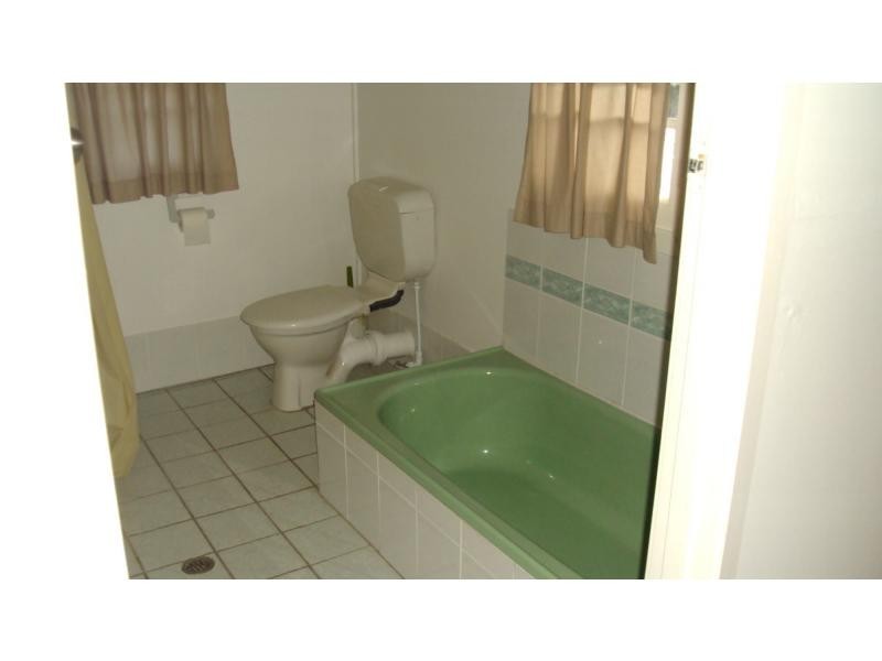 7 Kurrajong Street, Tannymorel QLD 4372