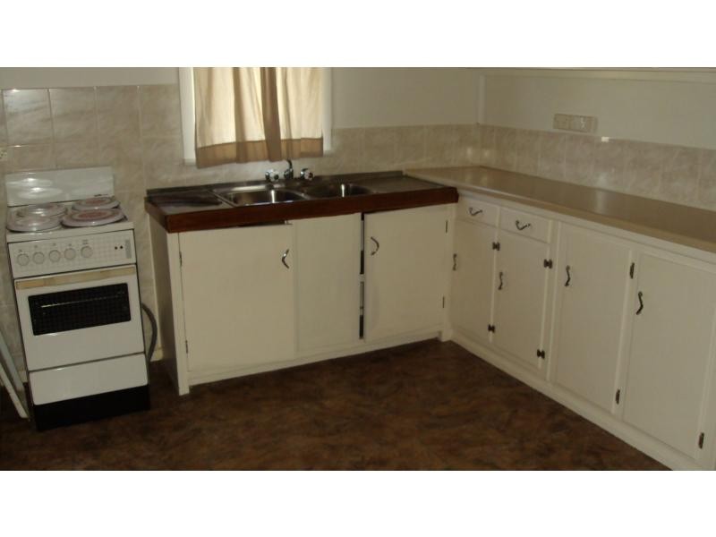 7 Kurrajong Street, Tannymorel QLD 4372