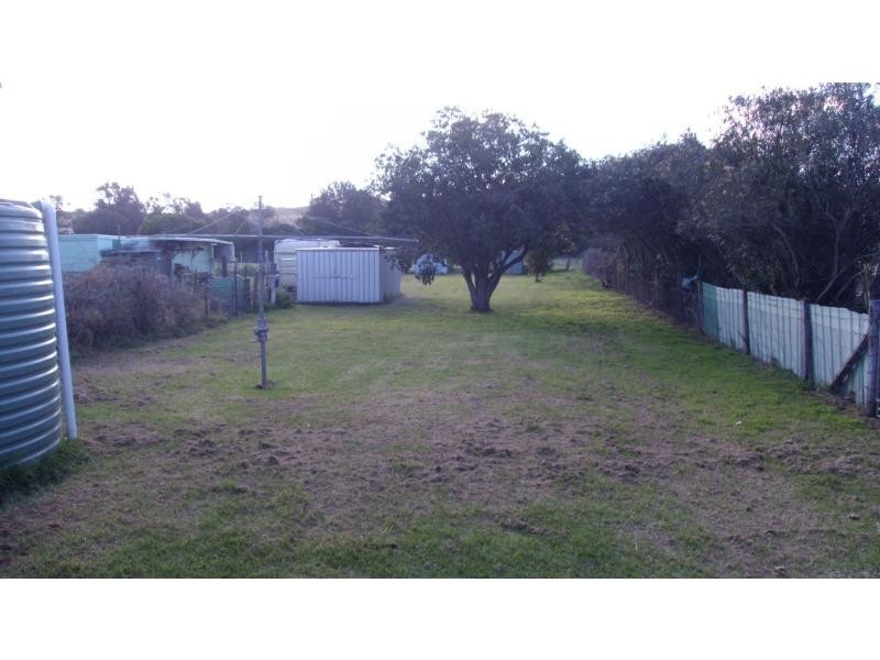 7 Kurrajong Street, Tannymorel QLD 4372