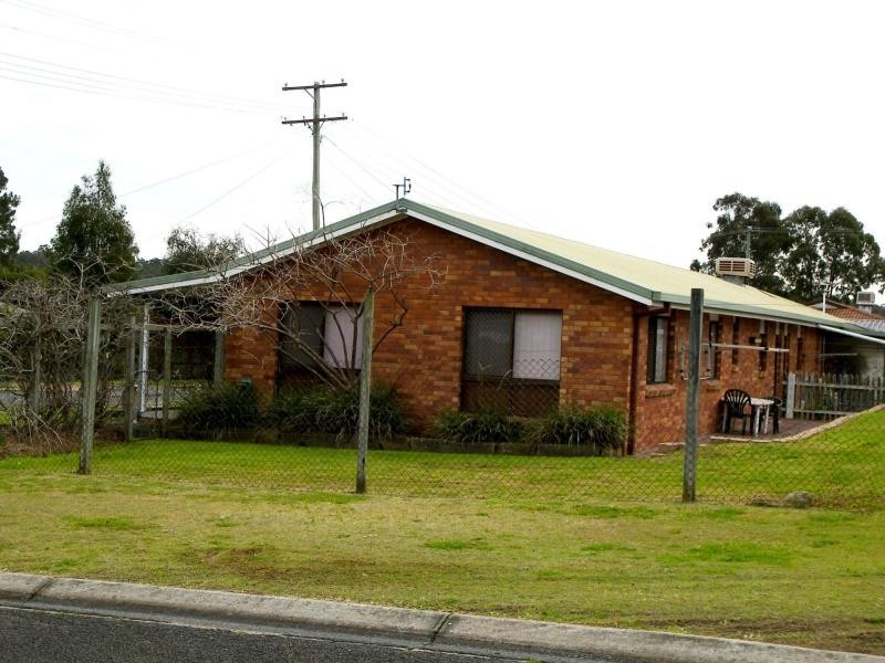 Unit 2/4 Reyburn Street, Warwick QLD 4370