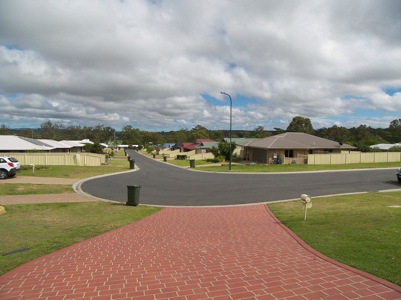 27 Lyons Crescent, Warwick QLD 4370