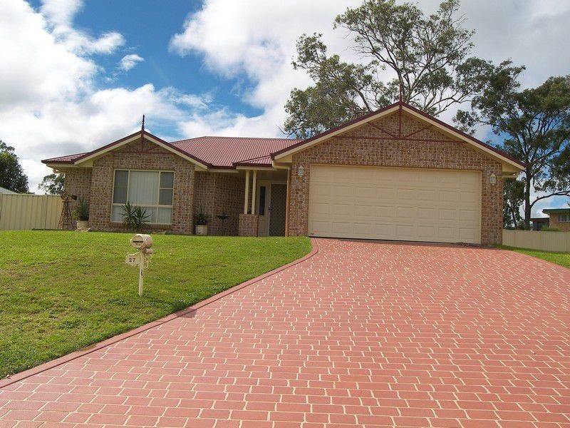 27 Lyons Crescent, Warwick QLD 4370