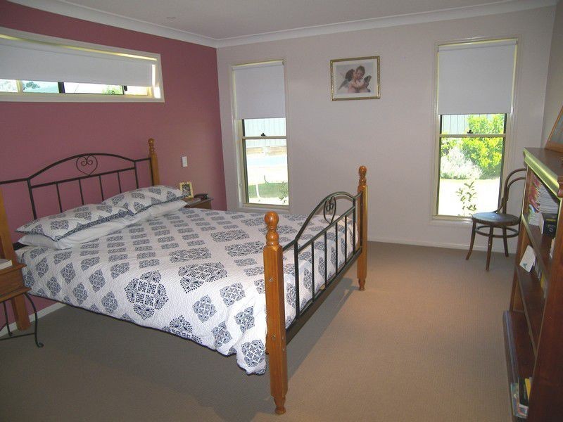 4 Rose Bud Ct, Warwick QLD 4370