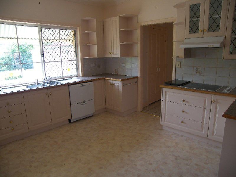 10 Adrienne Court, Warwick QLD 4370