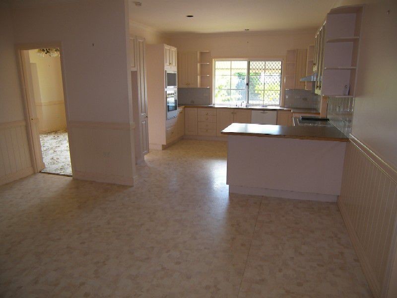 10 Adrienne Court, Warwick QLD 4370