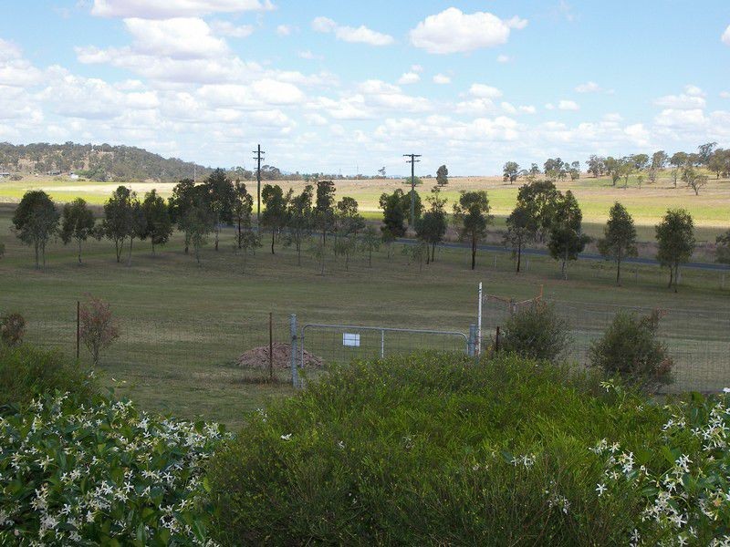 8 Henry Evans Drive, Warwick QLD 4370