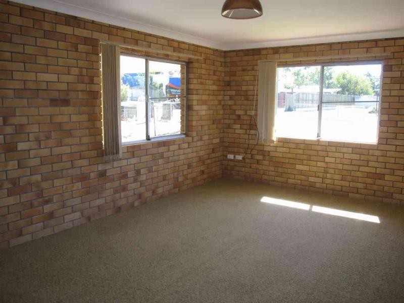 2/50 Locke Street, Warwick QLD 4370