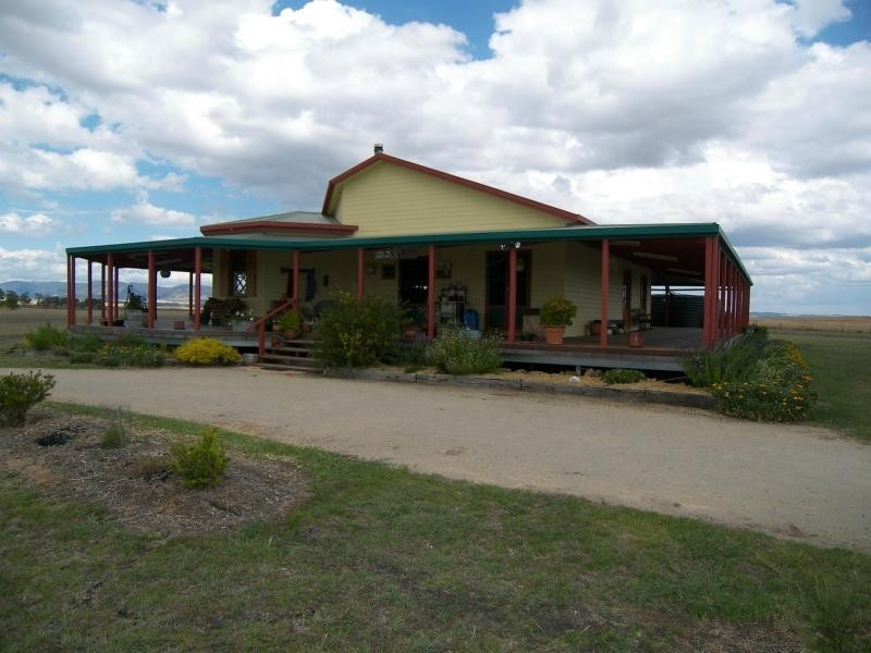 37 HOFFMANS RD, Junabee QLD 4370