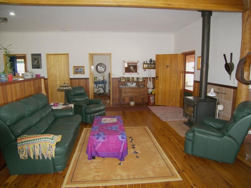 37 HOFFMANS RD, Junabee QLD 4370