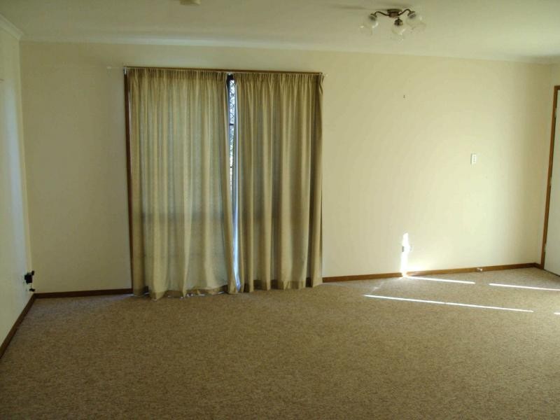 8 Golf Links Avenue, Warwick QLD 4370