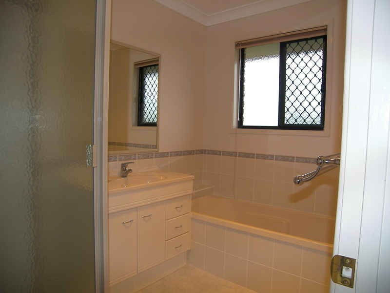 1A Davis Place, Warwick QLD 4370