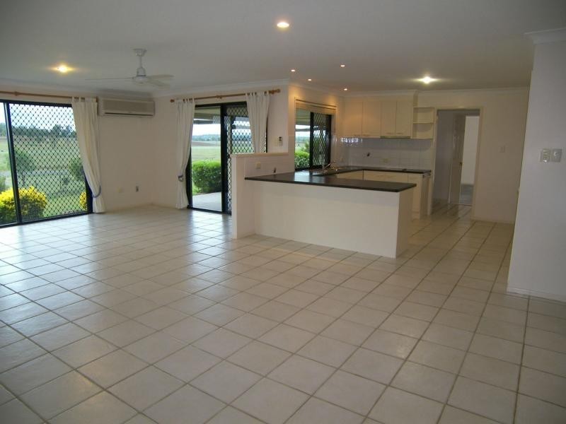 8 Henry Evans Drive, Rosehill QLD 4370