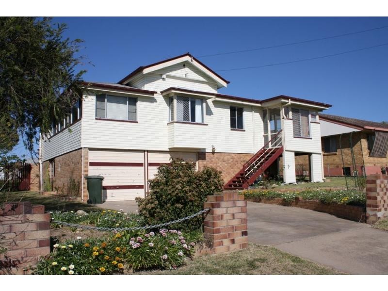 8 Wallace, Warwick QLD 4370