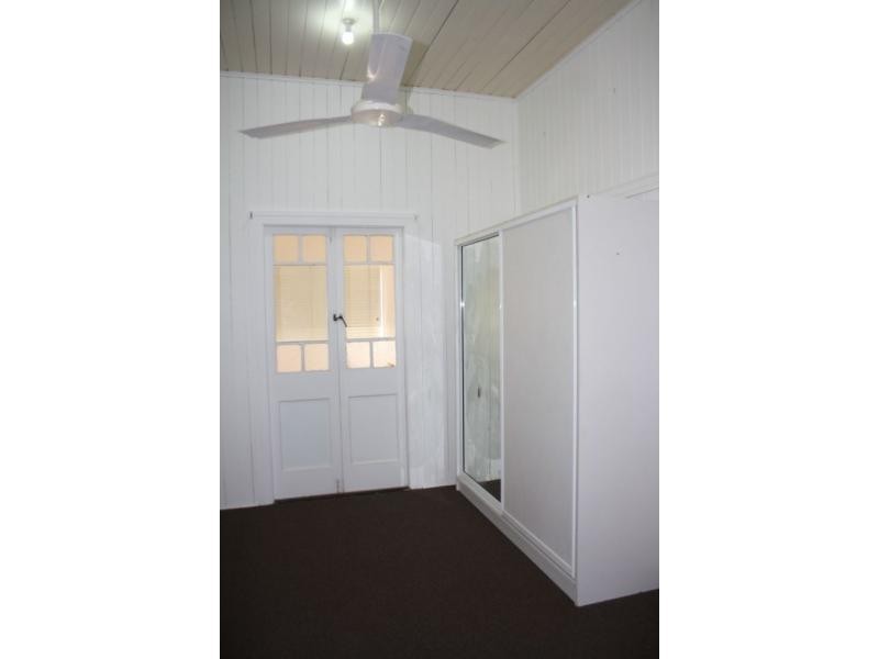 8 Wallace, Warwick QLD 4370