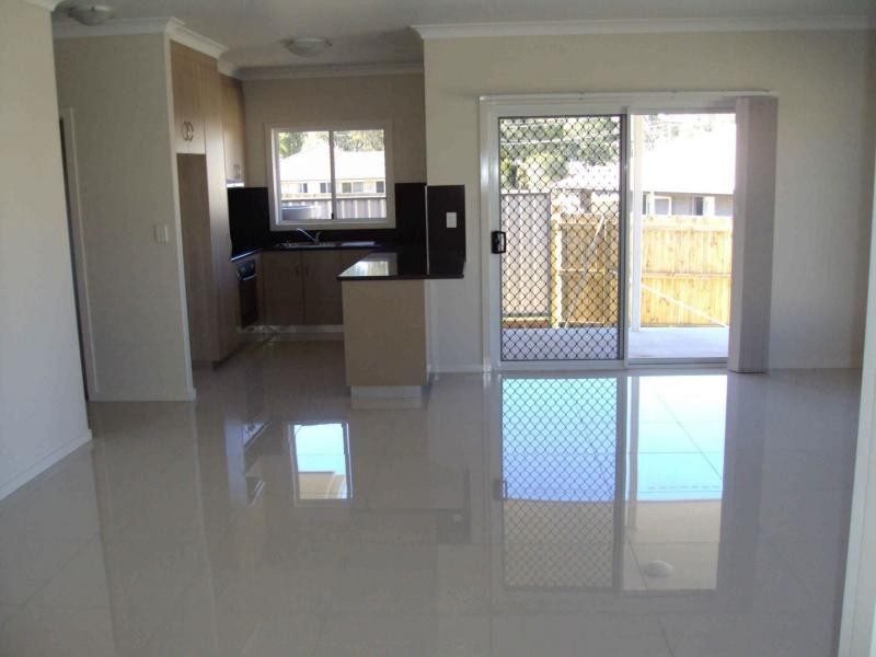 2/8 Hawker Road, Warwick QLD 4370