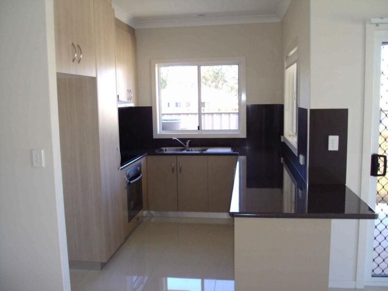 2/8 Hawker Road, Warwick QLD 4370