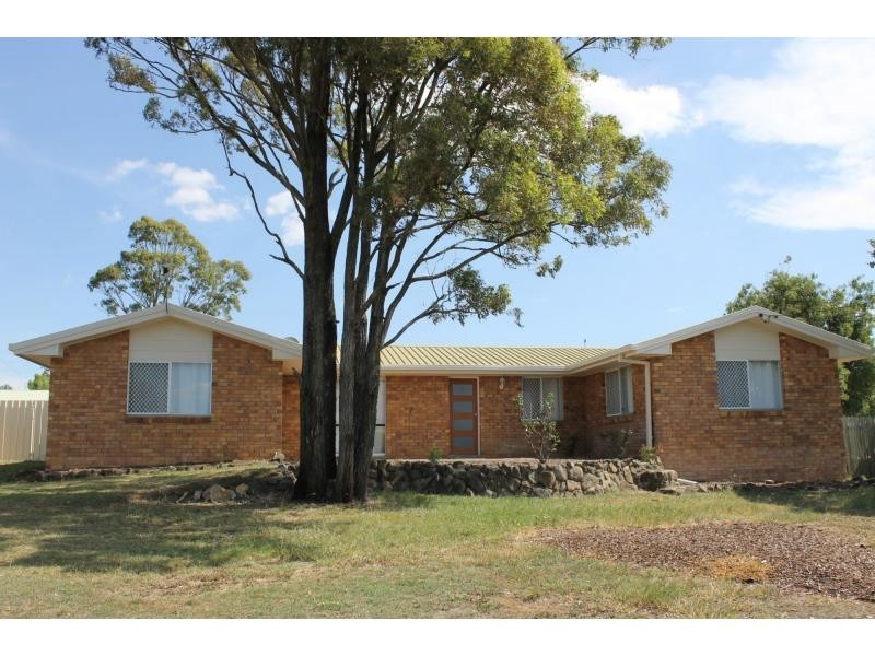 10 Robyn Street, Rosenthal Heights QLD 4370