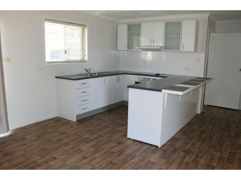 10 Robyn Street, Rosenthal Heights QLD 4370