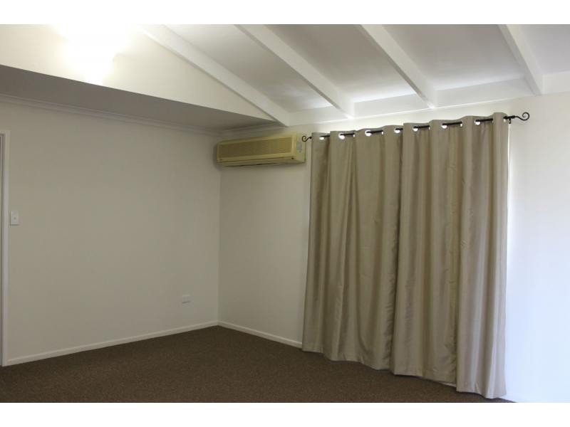 10 Robyn Street, Rosenthal Heights QLD 4370