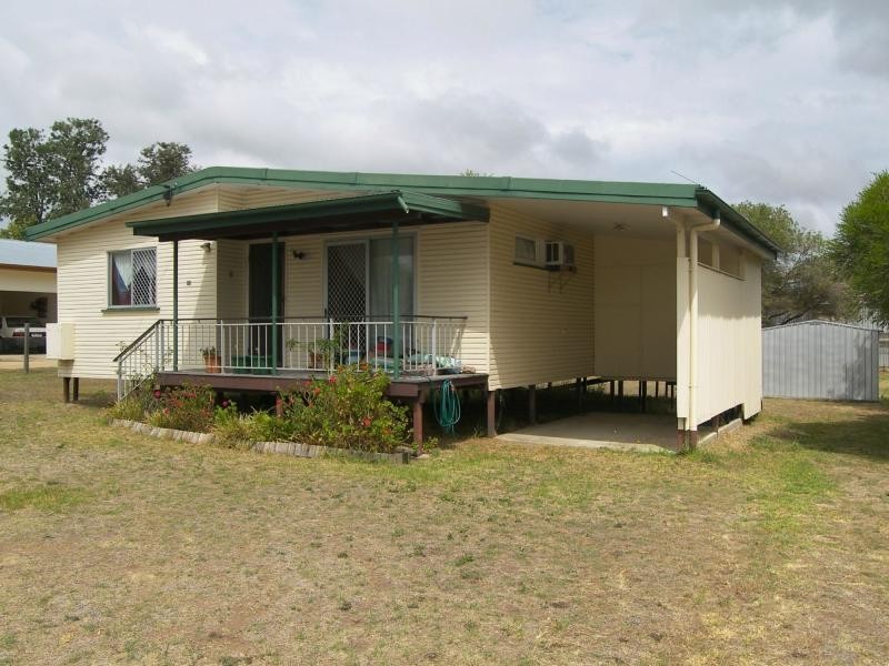 33 Wattle Avenue, Warwick QLD 4370