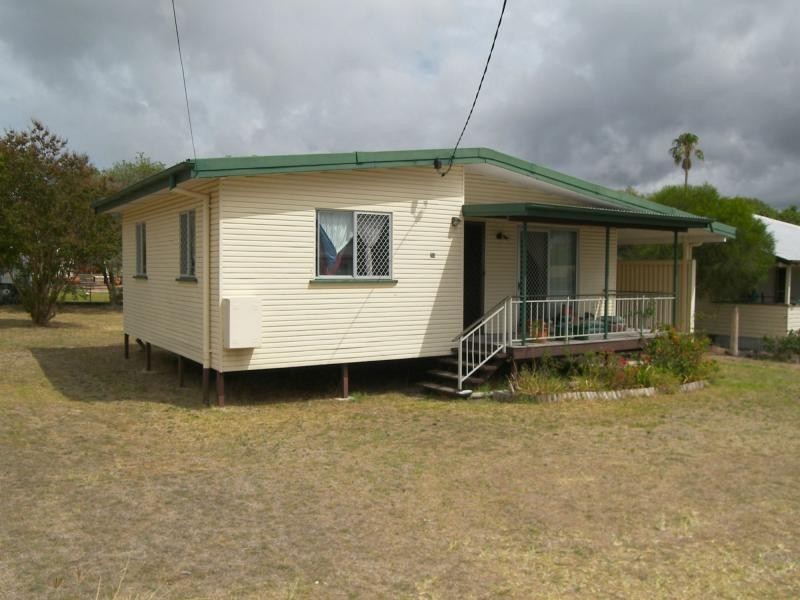 33 Wattle Avenue, Warwick QLD 4370