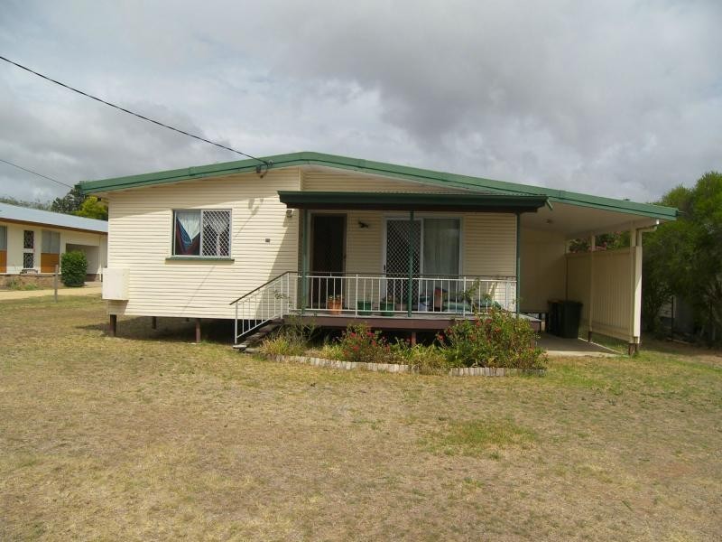 33 Wattle Avenue, Warwick QLD 4370