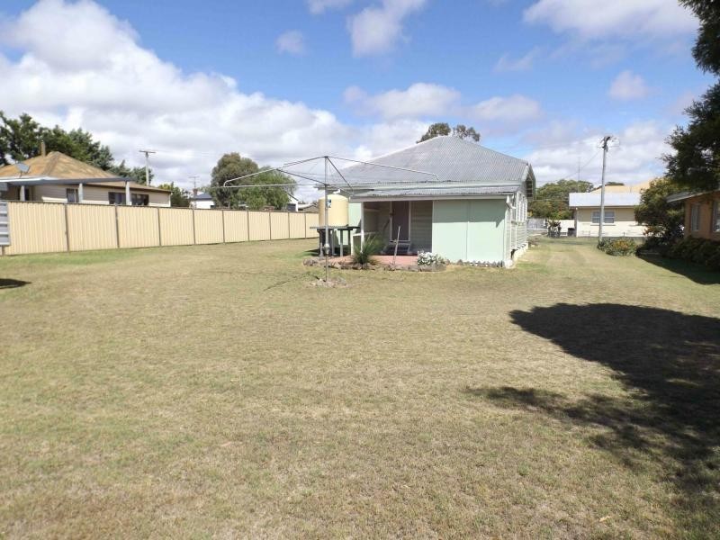66 MYRTLE Avenue, Warwick QLD 4370
