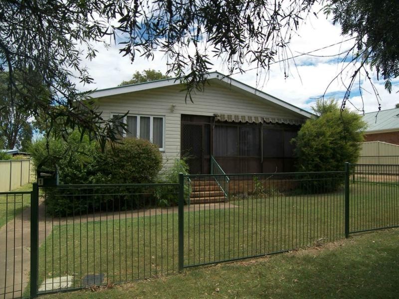 1 Gilbert Street, Warwick QLD 4370