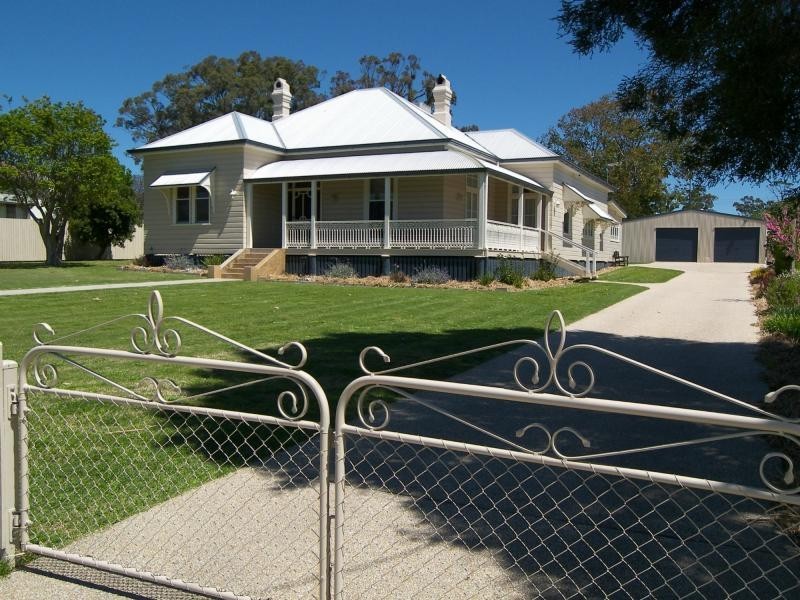 63 Gore Street, Warwick QLD 4370
