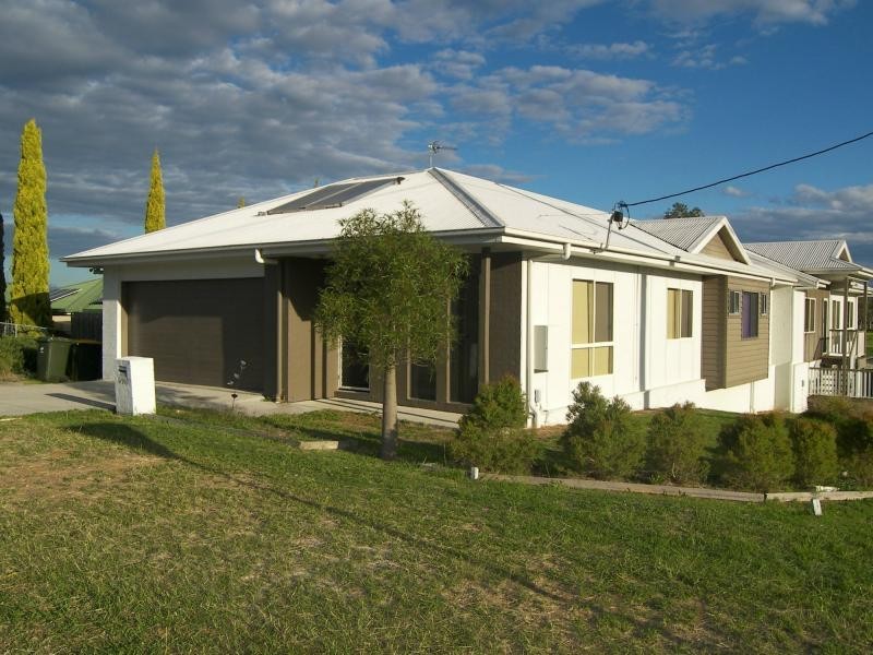 1/140 Dragon Street, Warwick QLD 4370