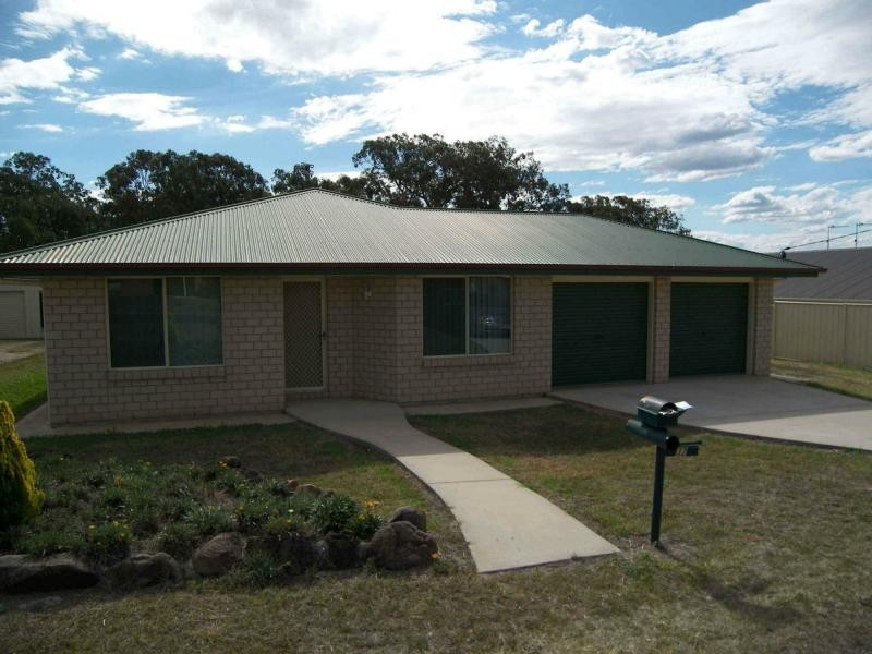 32 Peace Street, Warwick QLD 4370