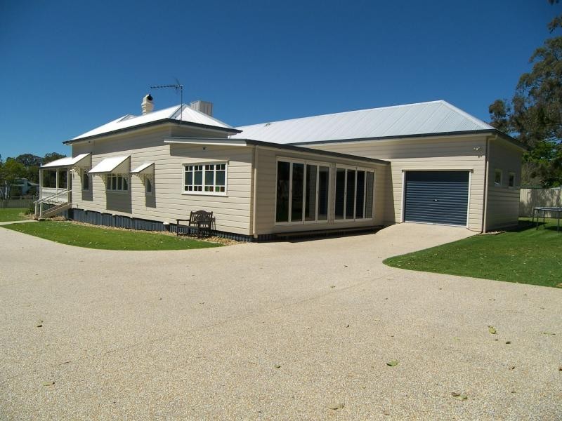 63 Gore Street, Warwick QLD 4370