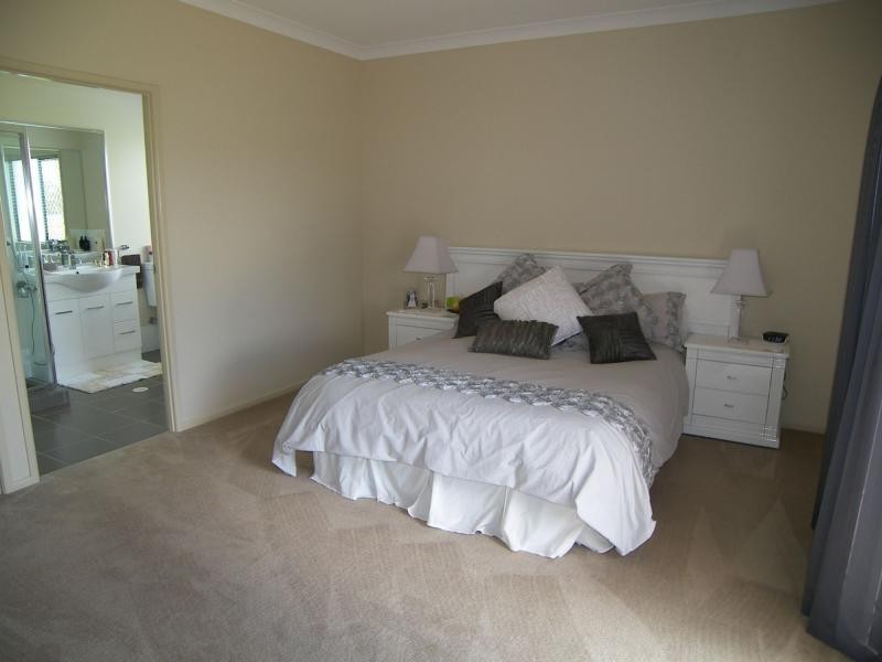 8 Amarina Avenue, Sladevale QLD 4370