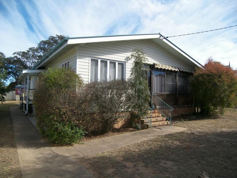 1 Gilbert Crescent, Warwick QLD 4370