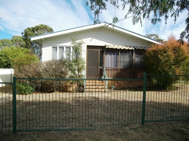 1 Gilbert Crescent, Warwick QLD 4370