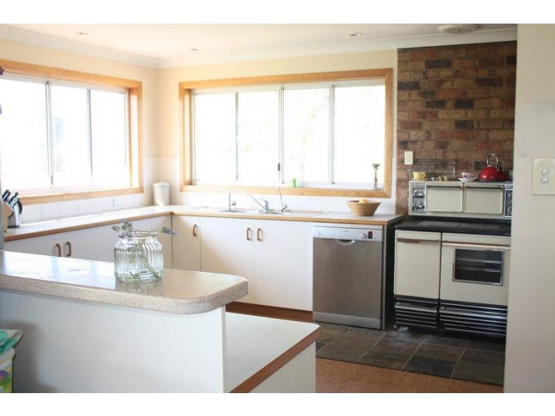 4318 Leyburn Cunningham Road, Wheatvale QLD 4370