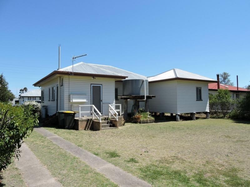 6 Wilga Avenue, Warwick QLD 4370